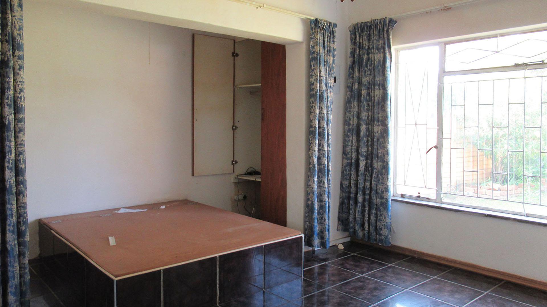Main Bedroom - 19 square meters of property in Elspark