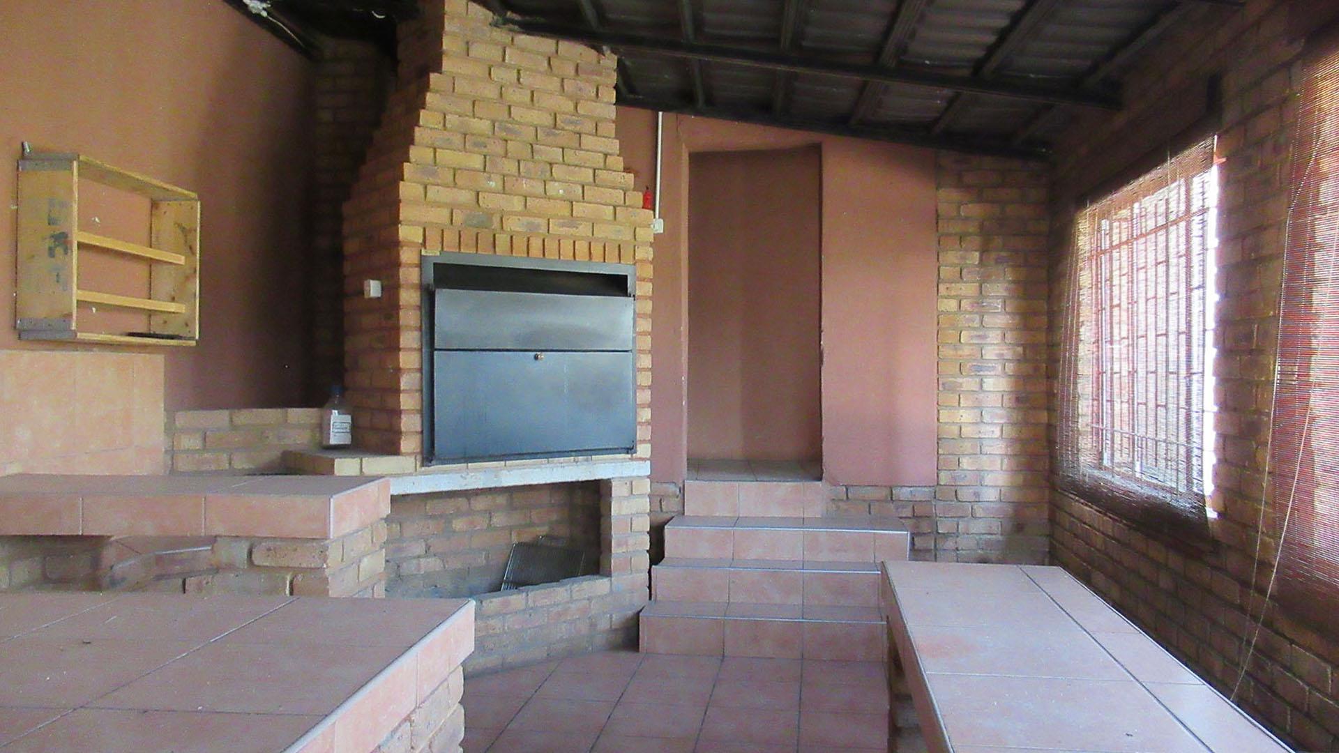 Entertainment - 95 square meters of property in Elspark