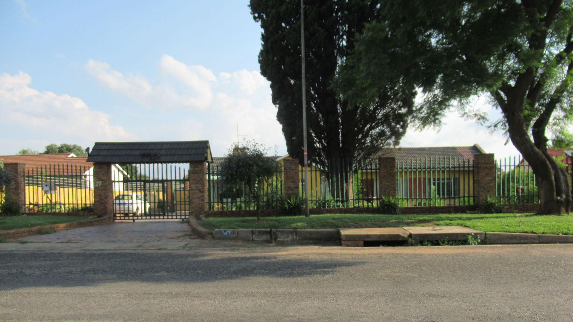 Front View of property in Elspark