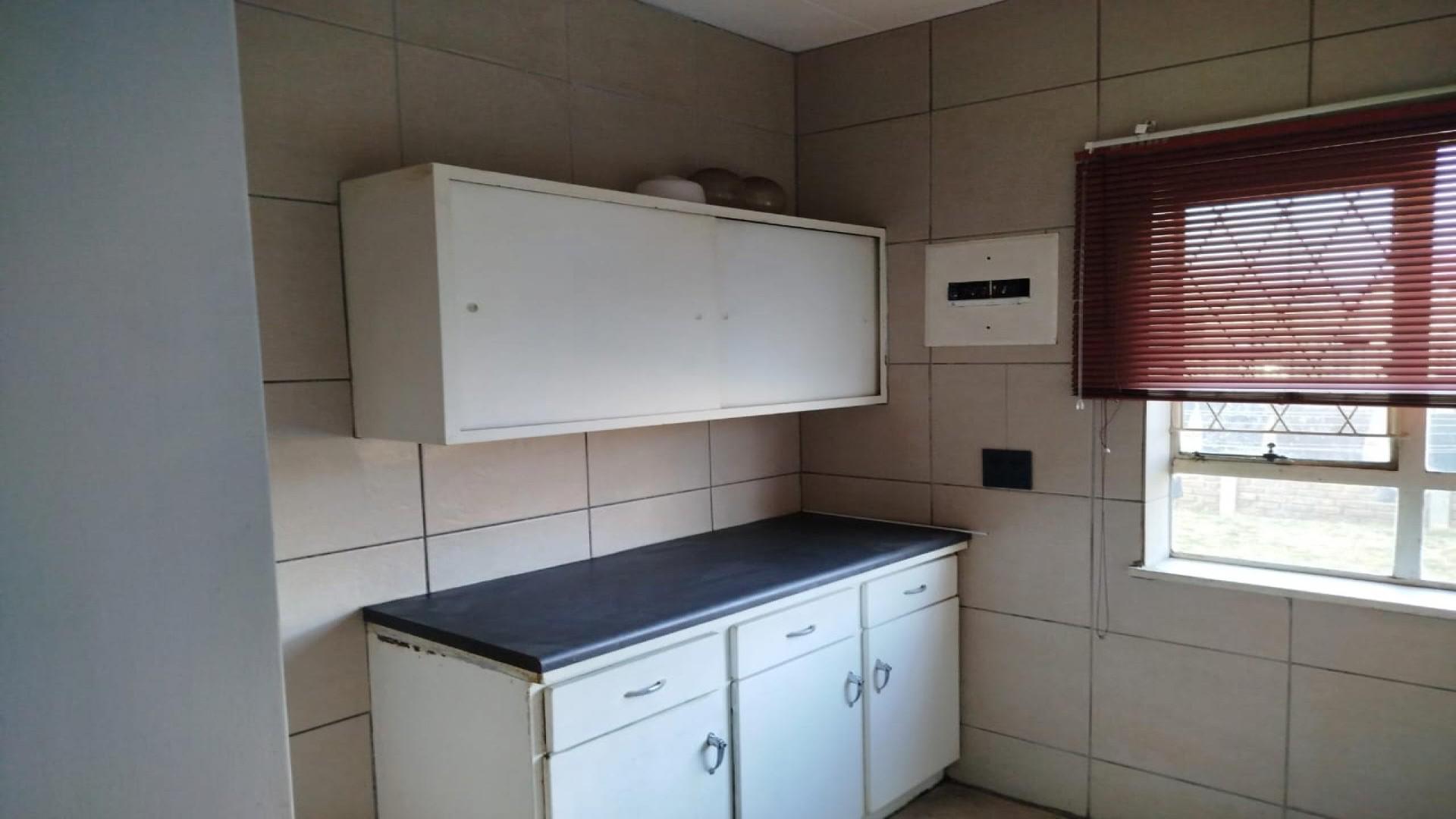 Kitchen of property in Ravensklip