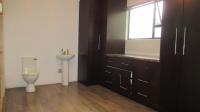 Main Bathroom - 19 square meters of property in Bramley Park