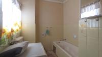 Bathroom 1 - 8 square meters of property in Horison View