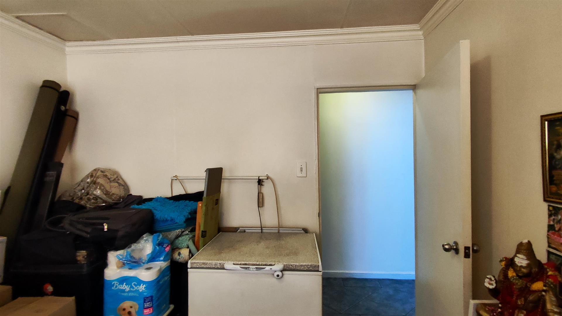 Bed Room 1 - 13 square meters of property in Vaalmarina