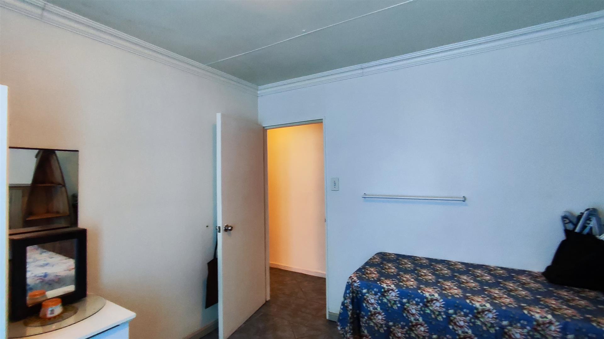 Bed Room 2 - 14 square meters of property in Vaalmarina