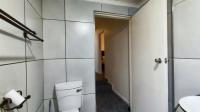 Bathroom 1 - 5 square meters of property in Vaalmarina