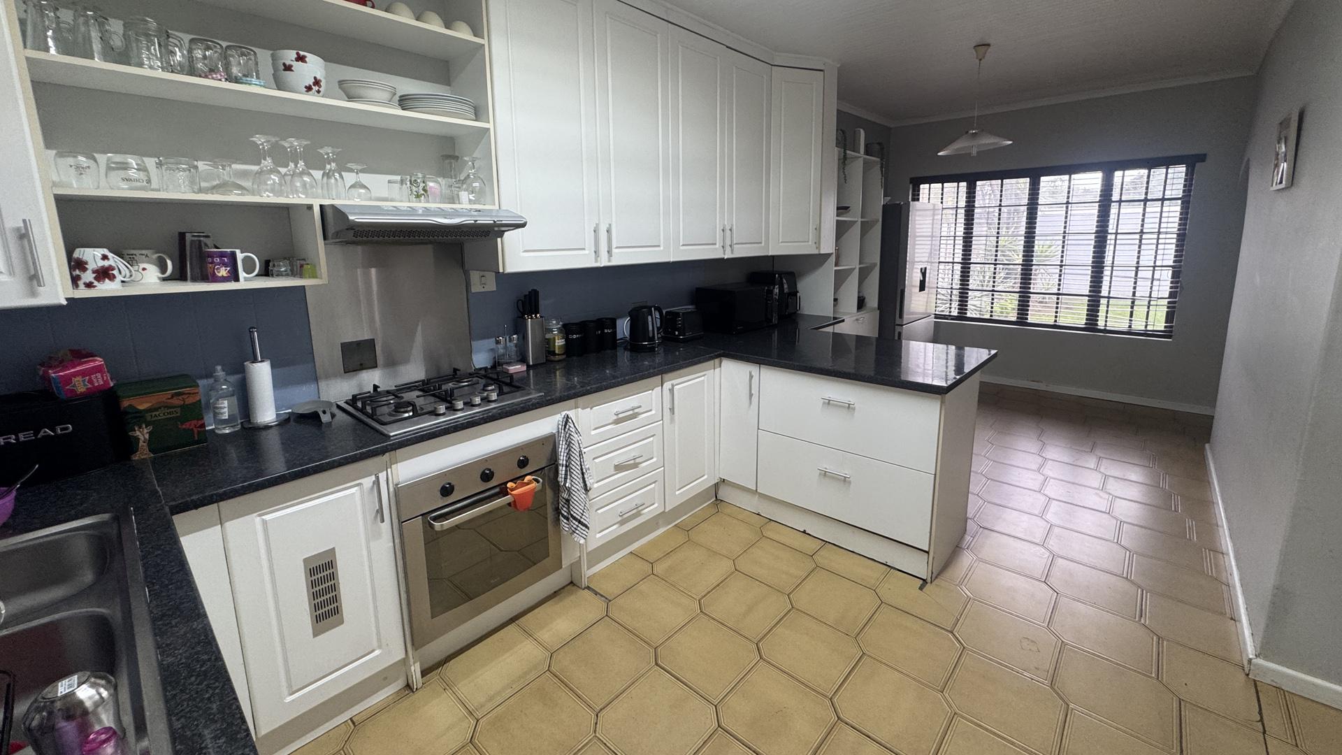 Kitchen of property in Gonubie