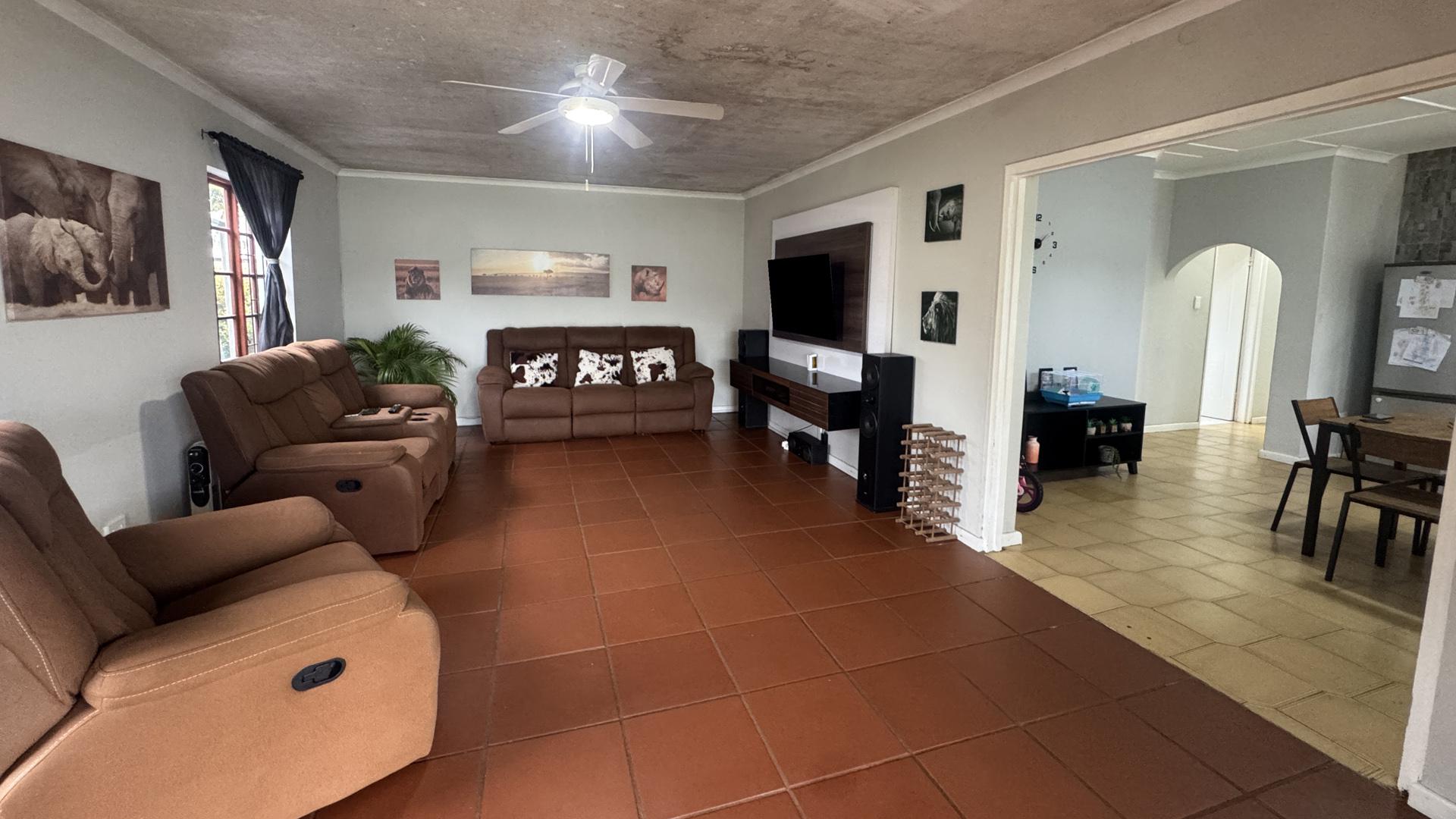 Lounges of property in Gonubie