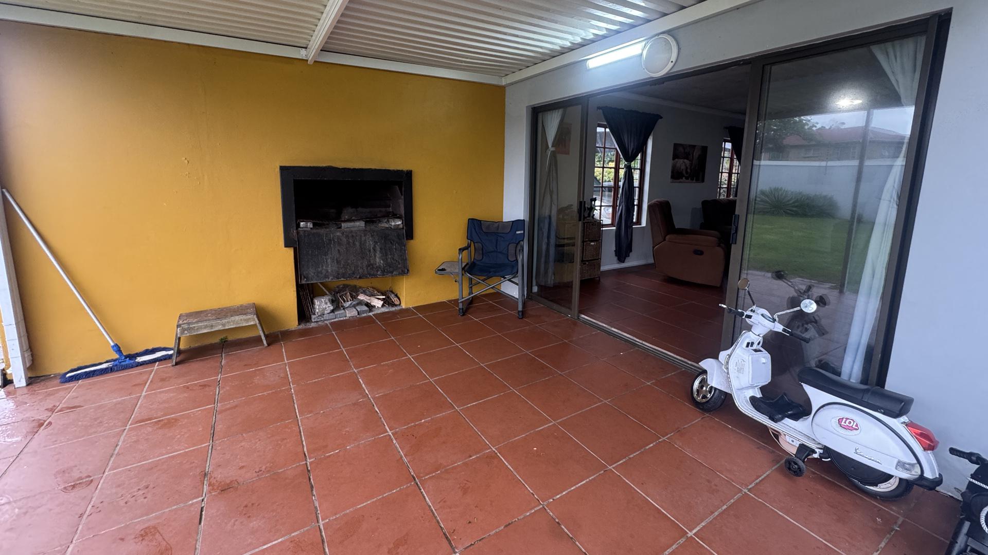 Patio of property in Gonubie