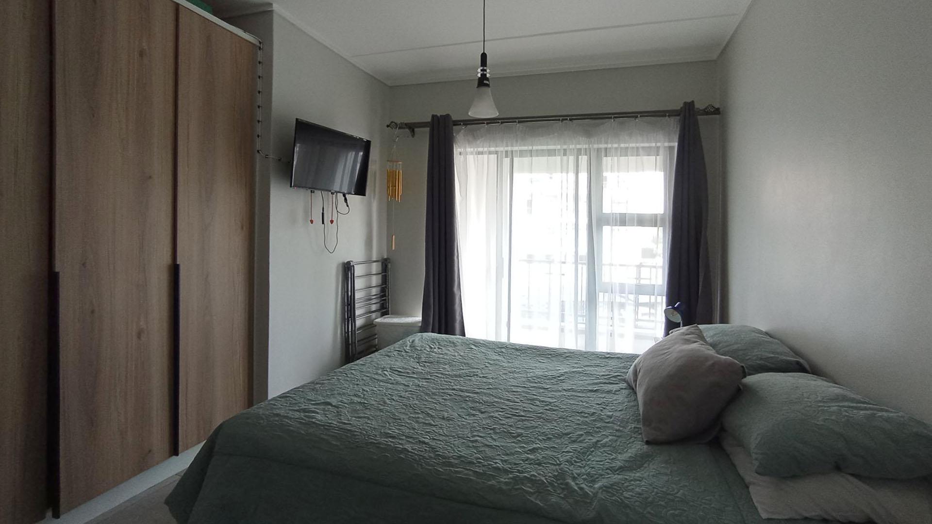 Bed Room 1 - 15 square meters of property in Jukskei View