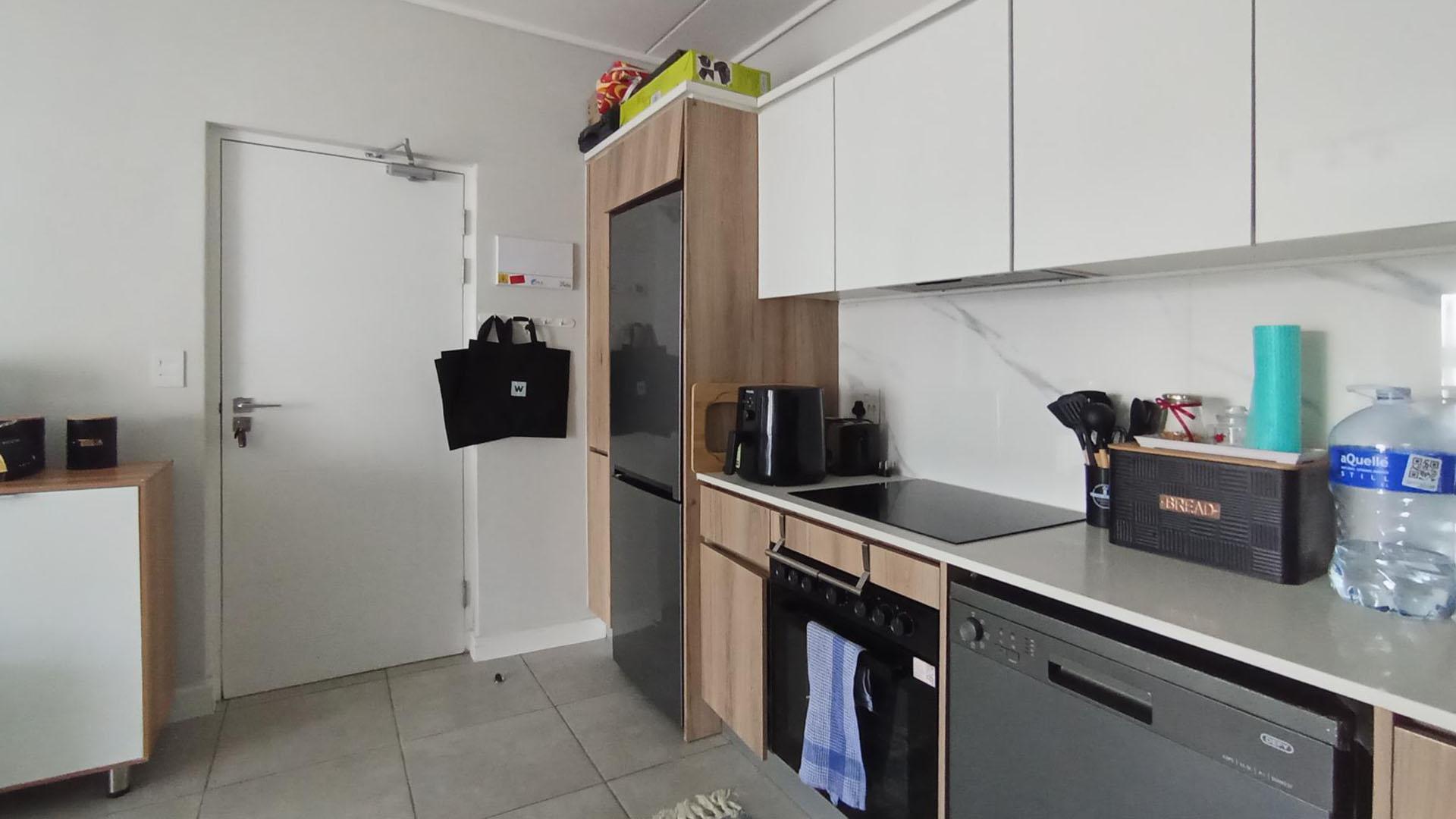 Kitchen - 9 square meters of property in Jukskei View