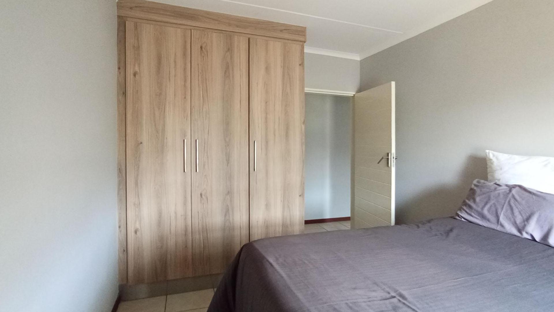 Bed Room 2 - 12 square meters of property in Sagewood