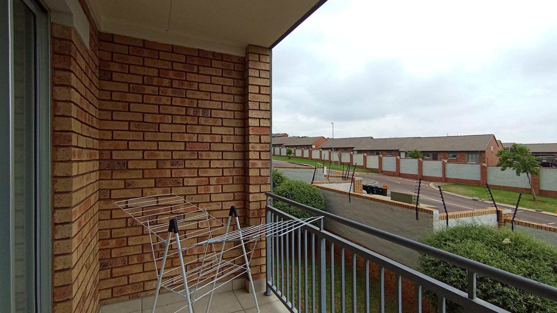 Balcony - 5 square meters of property in Sagewood