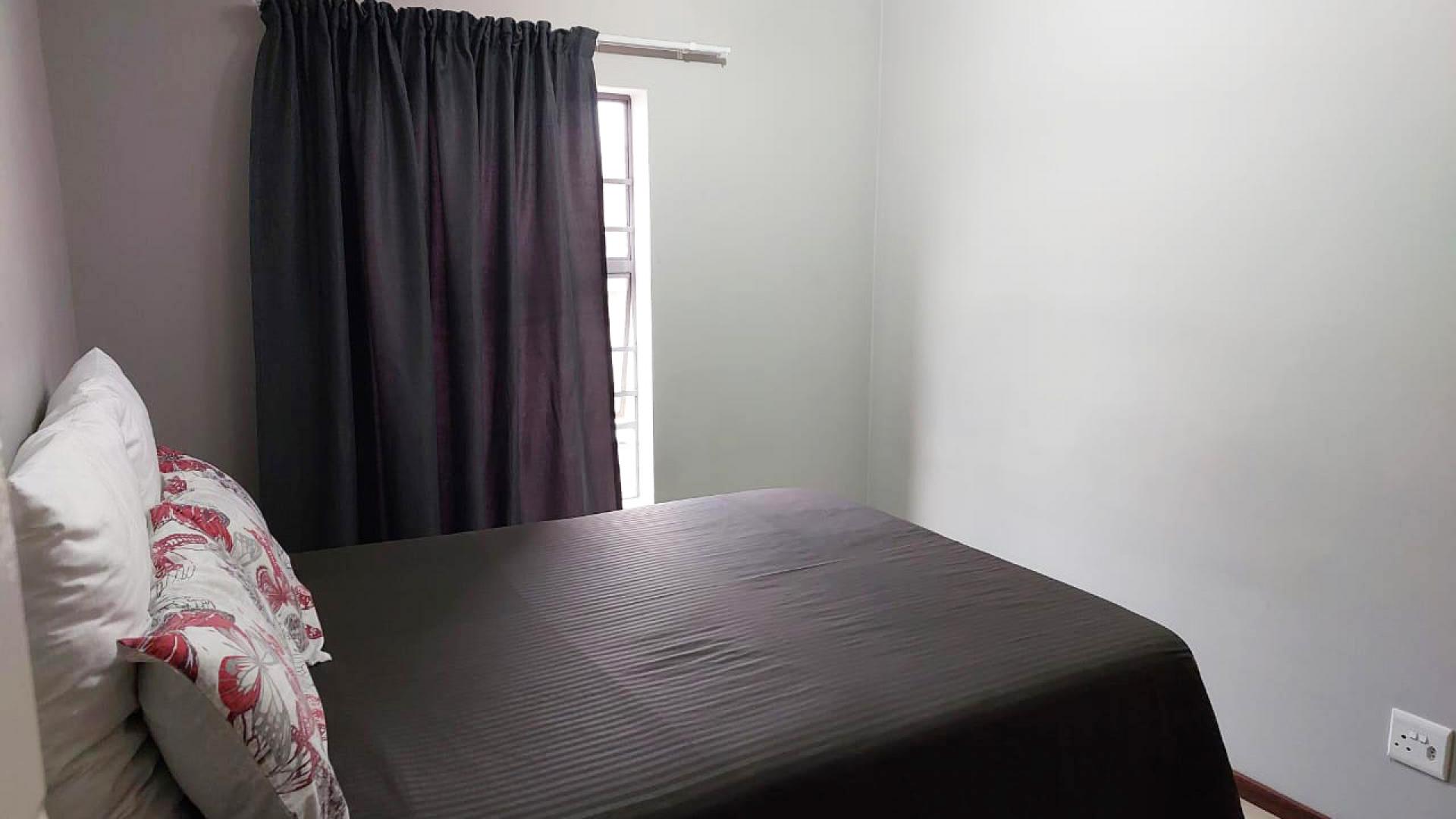 Bed Room 2 - 12 square meters of property in Sagewood