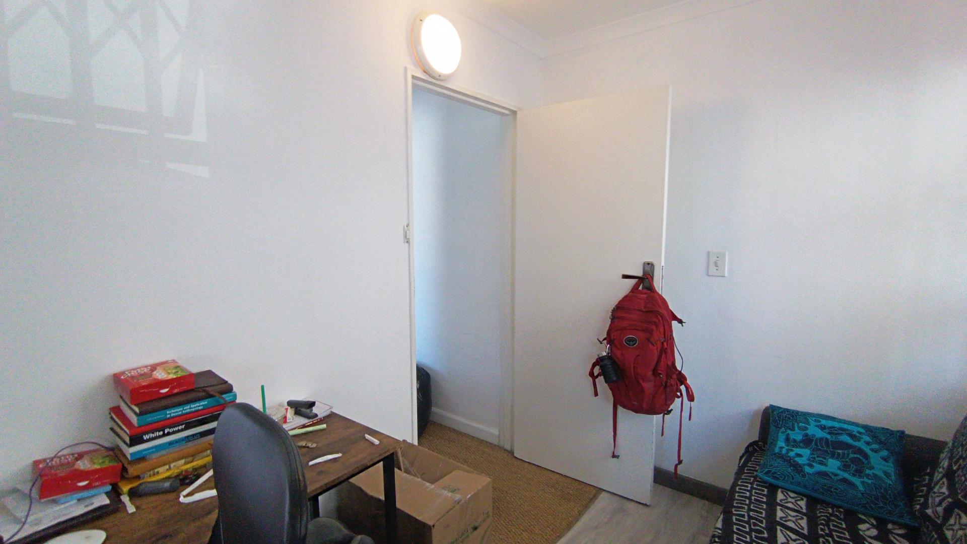 Bed Room 2 - 7 square meters of property in Rondebosch  