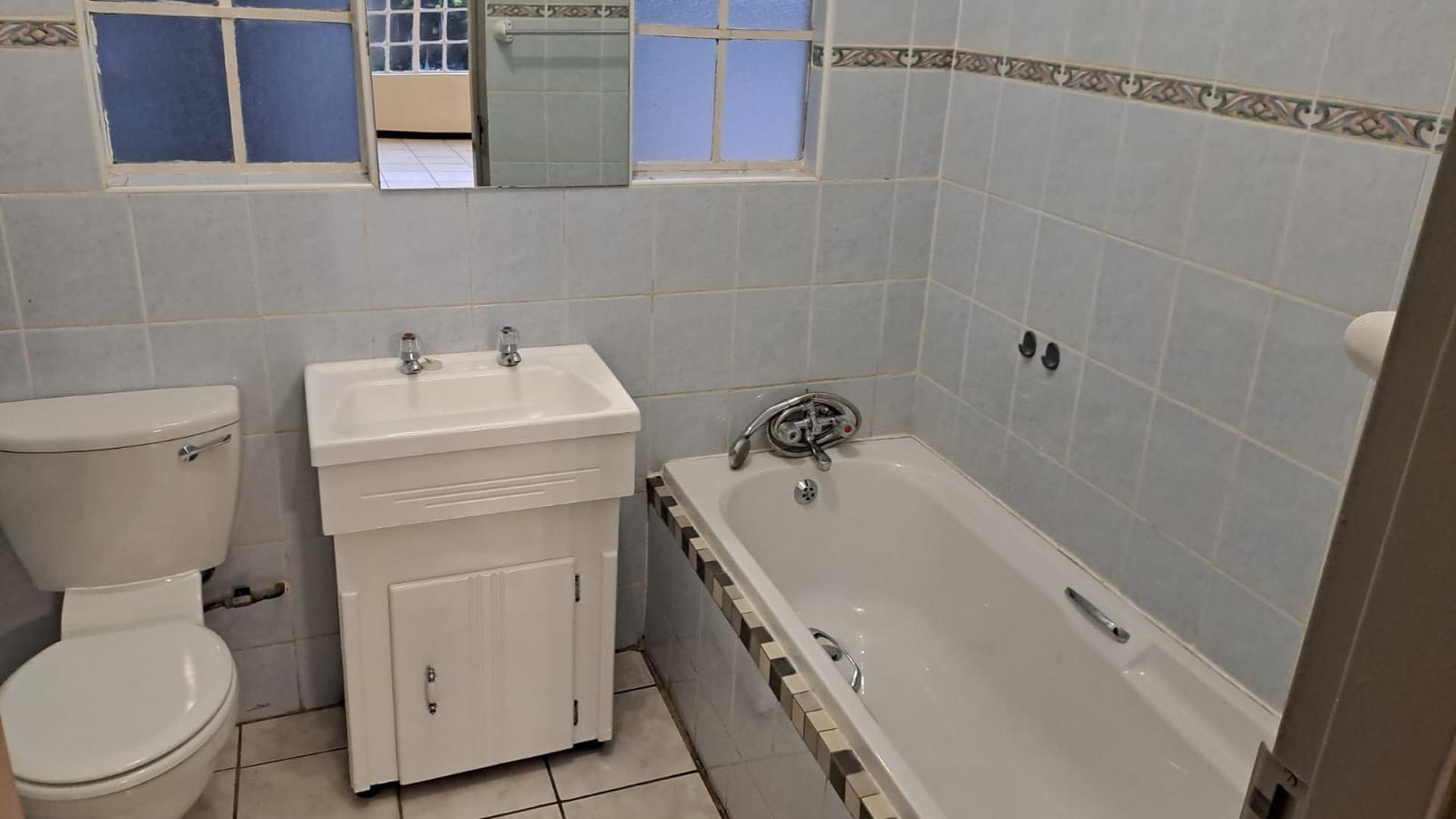 Main Bathroom of property in Potchefstroom