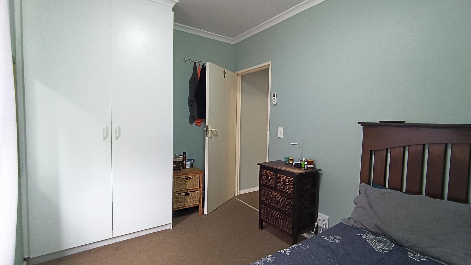 Bed Room 1 - 10 square meters of property in Brackenfell