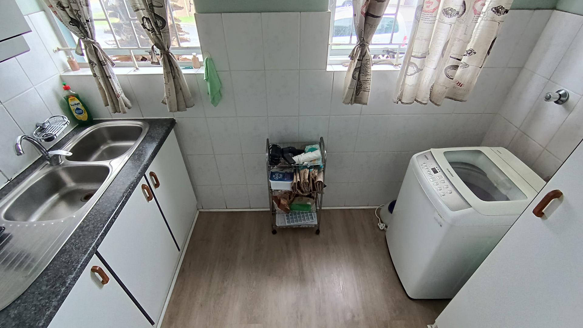 Scullery - 5 square meters of property in Brackenfell