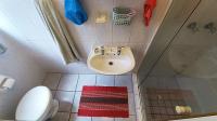 Main Bathroom - 3 square meters of property in Brackenfell