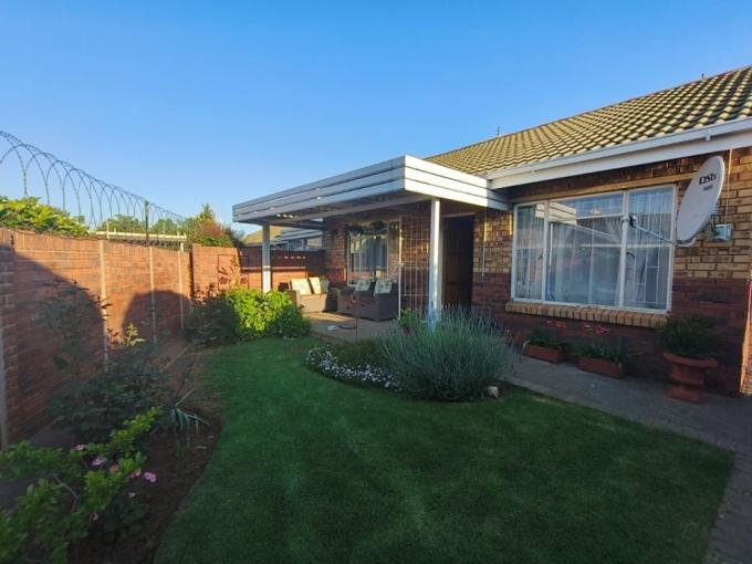 2 Bedroom Simplex for Sale For Sale in Willows - MR697896