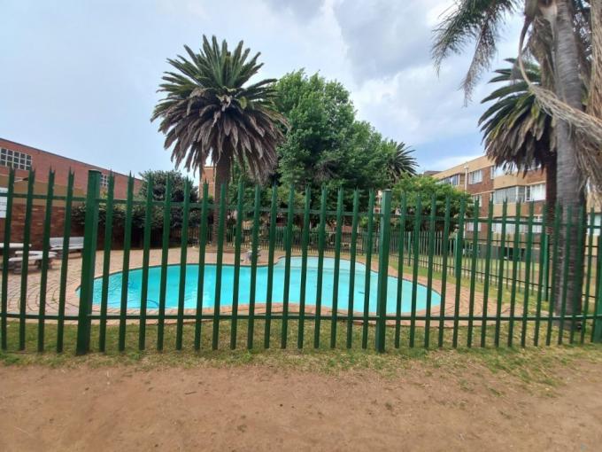 2 Bedroom Apartment for Sale For Sale in West Turffontein - MR697913