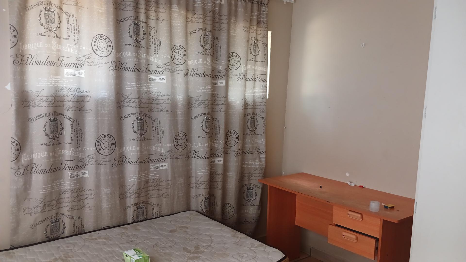 Bed Room 1 of property in Bloemfontein