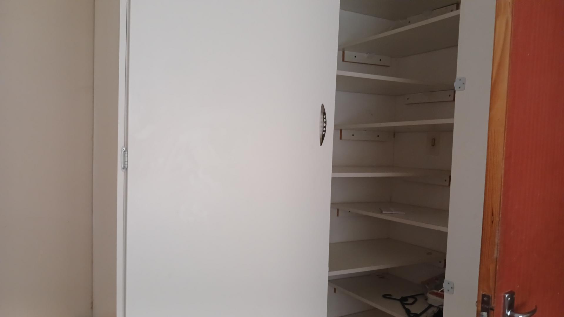 Bed Room 1 of property in Bloemfontein