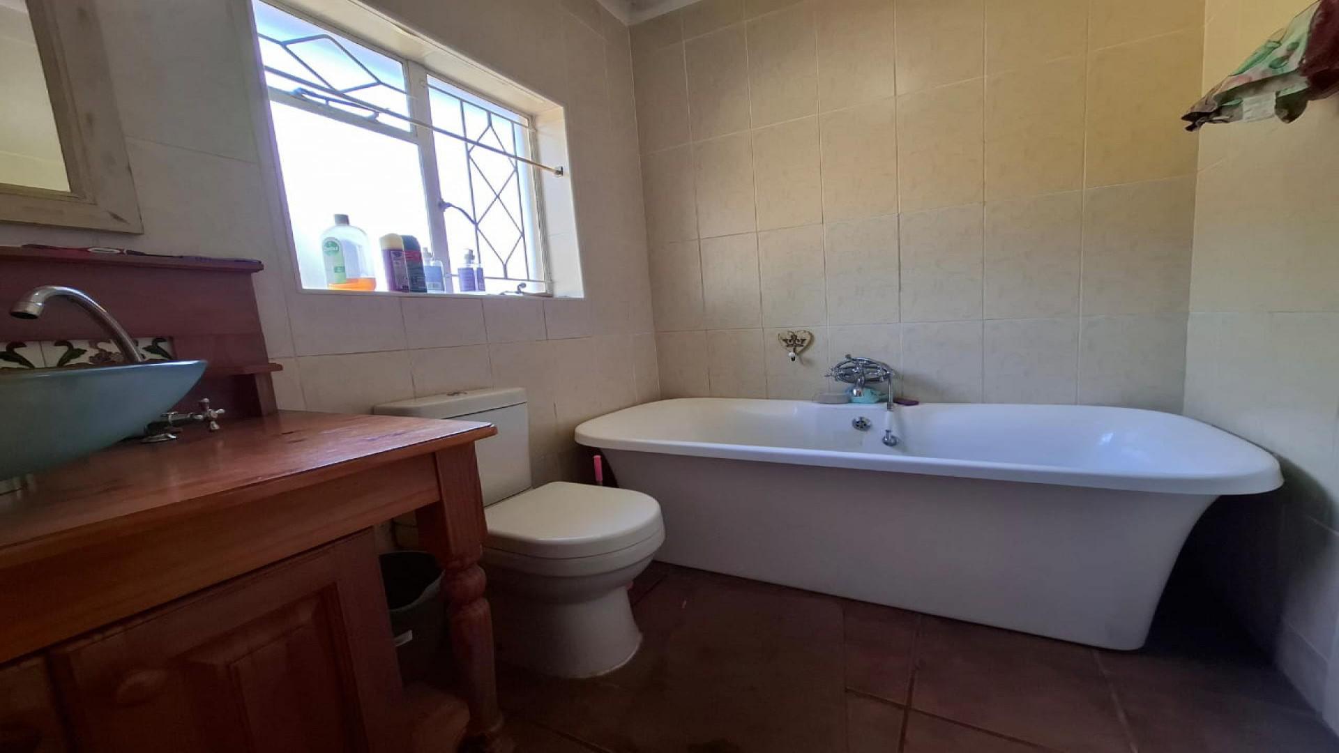 Bathroom 2 of property in Middelburg - MP