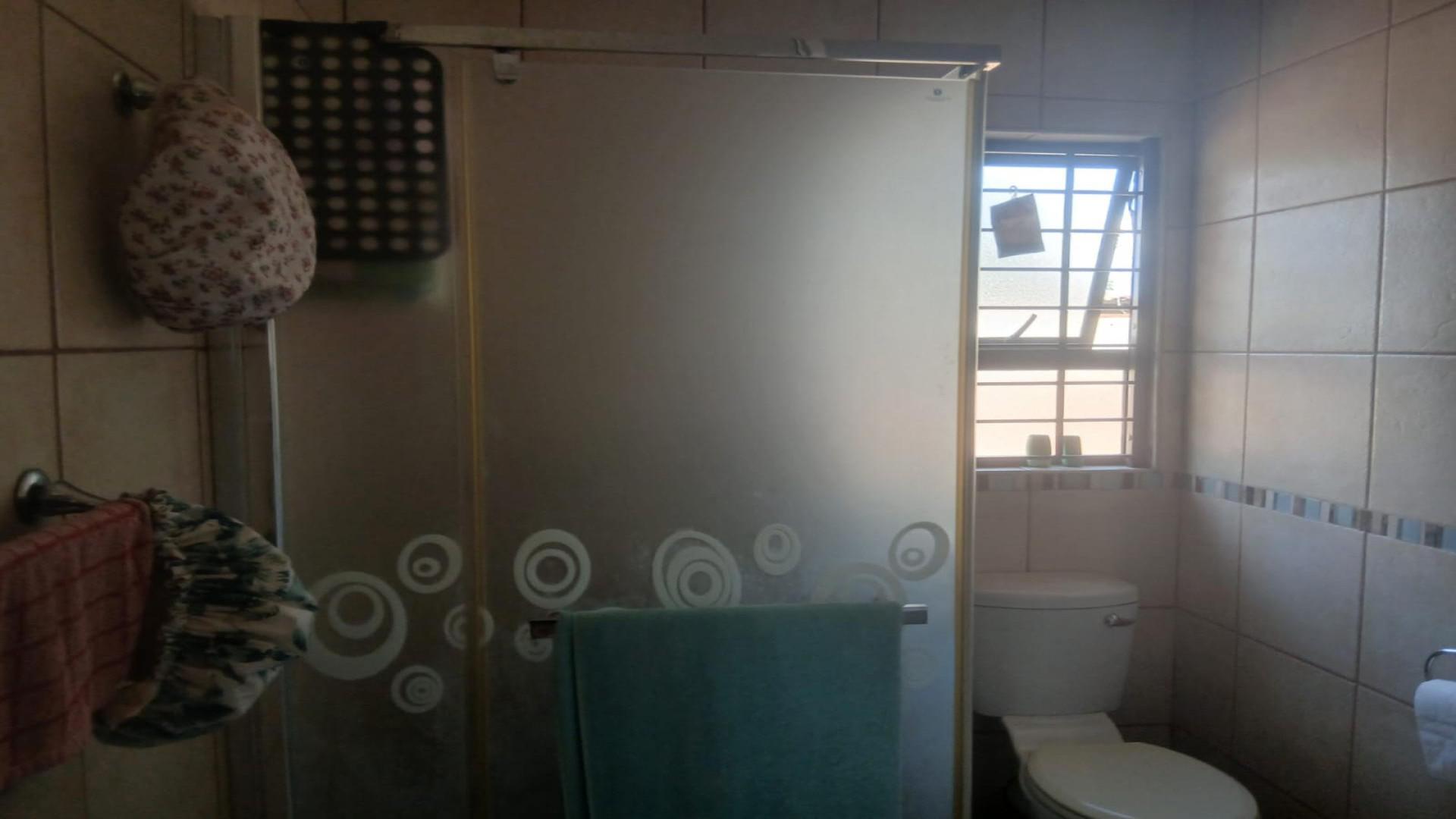 Bathroom 1 of property in Rustenburg
