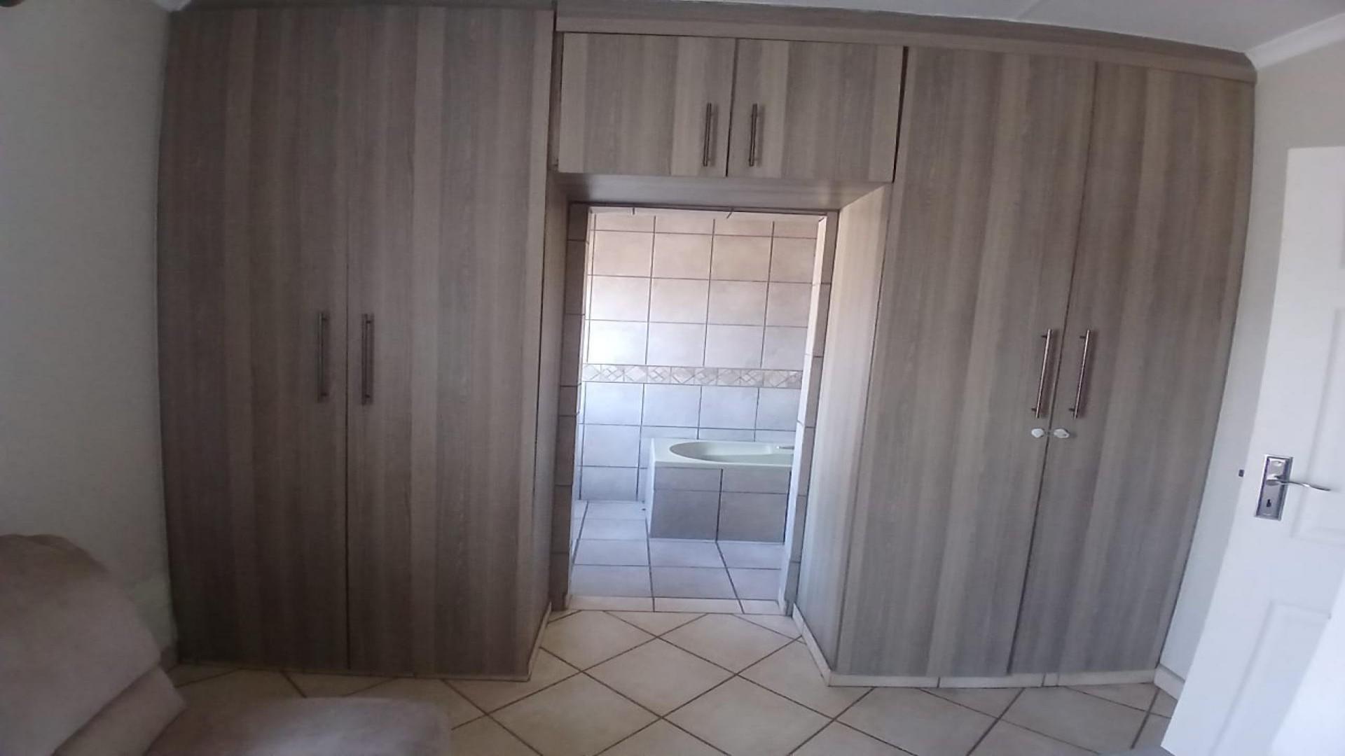 Main Bedroom of property in Rustenburg