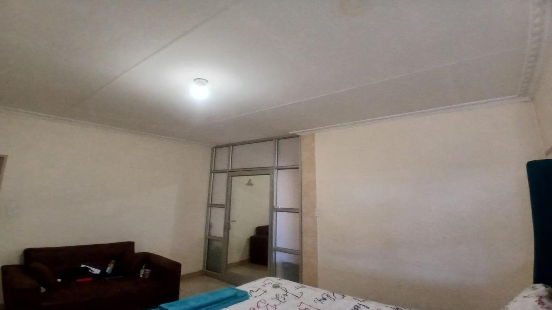 Bed Room 2 of property in Rustenburg