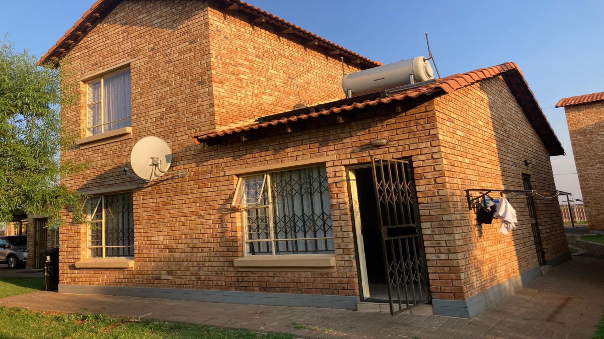 Front View of property in Dawn Park