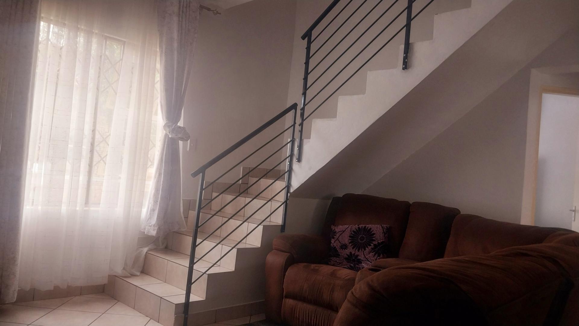 Lounges of property in Dawn Park