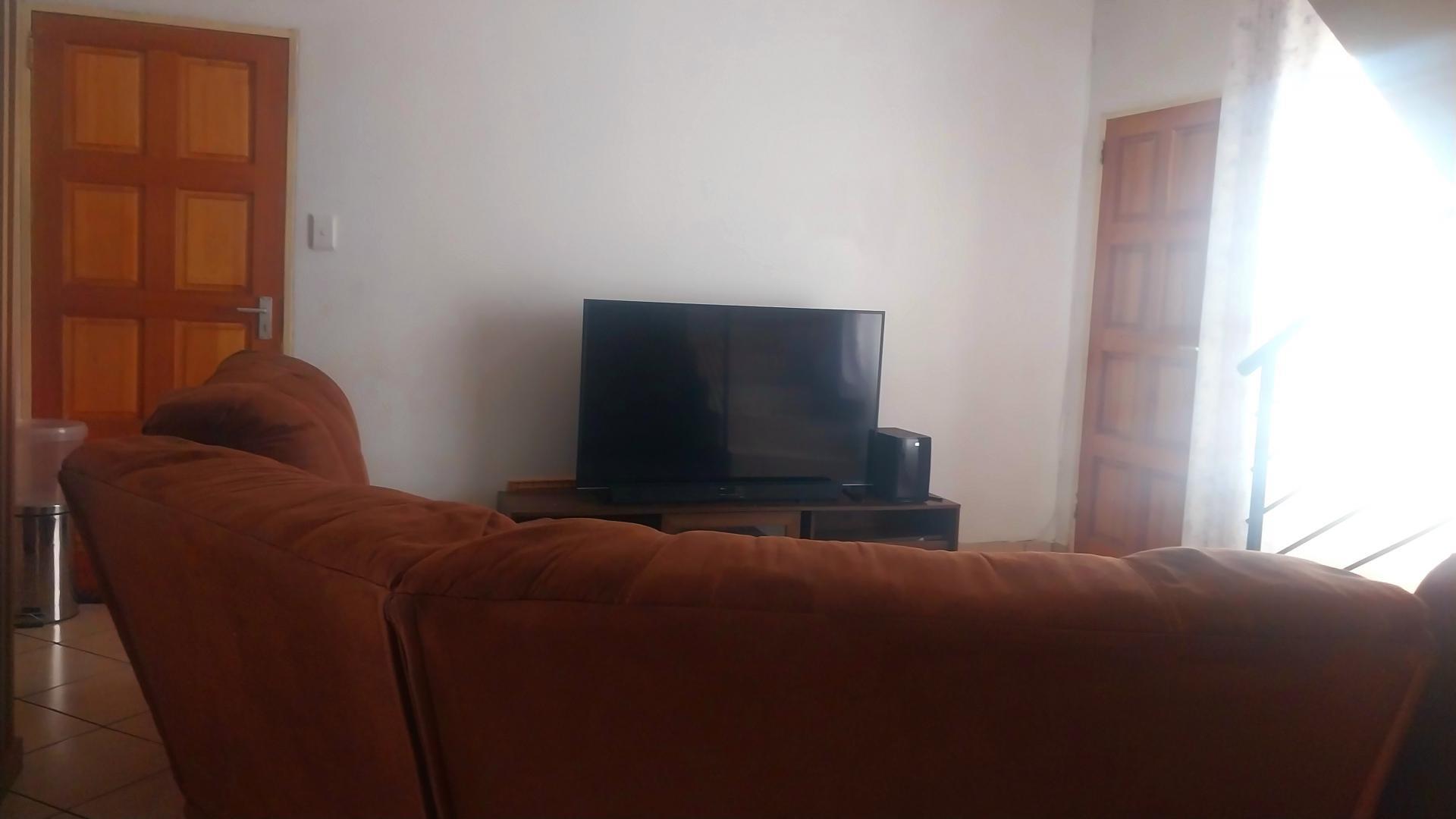 Lounges of property in Dawn Park