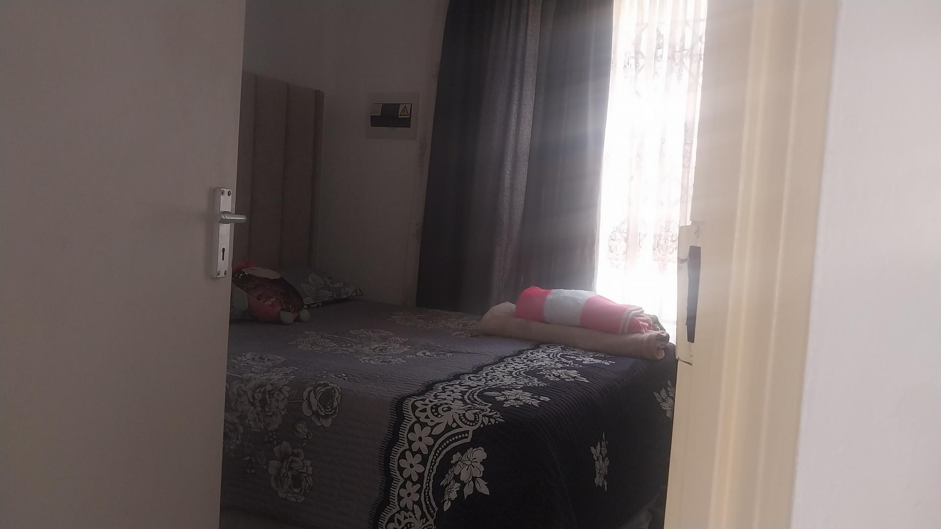 Bed Room 1 of property in Dawn Park