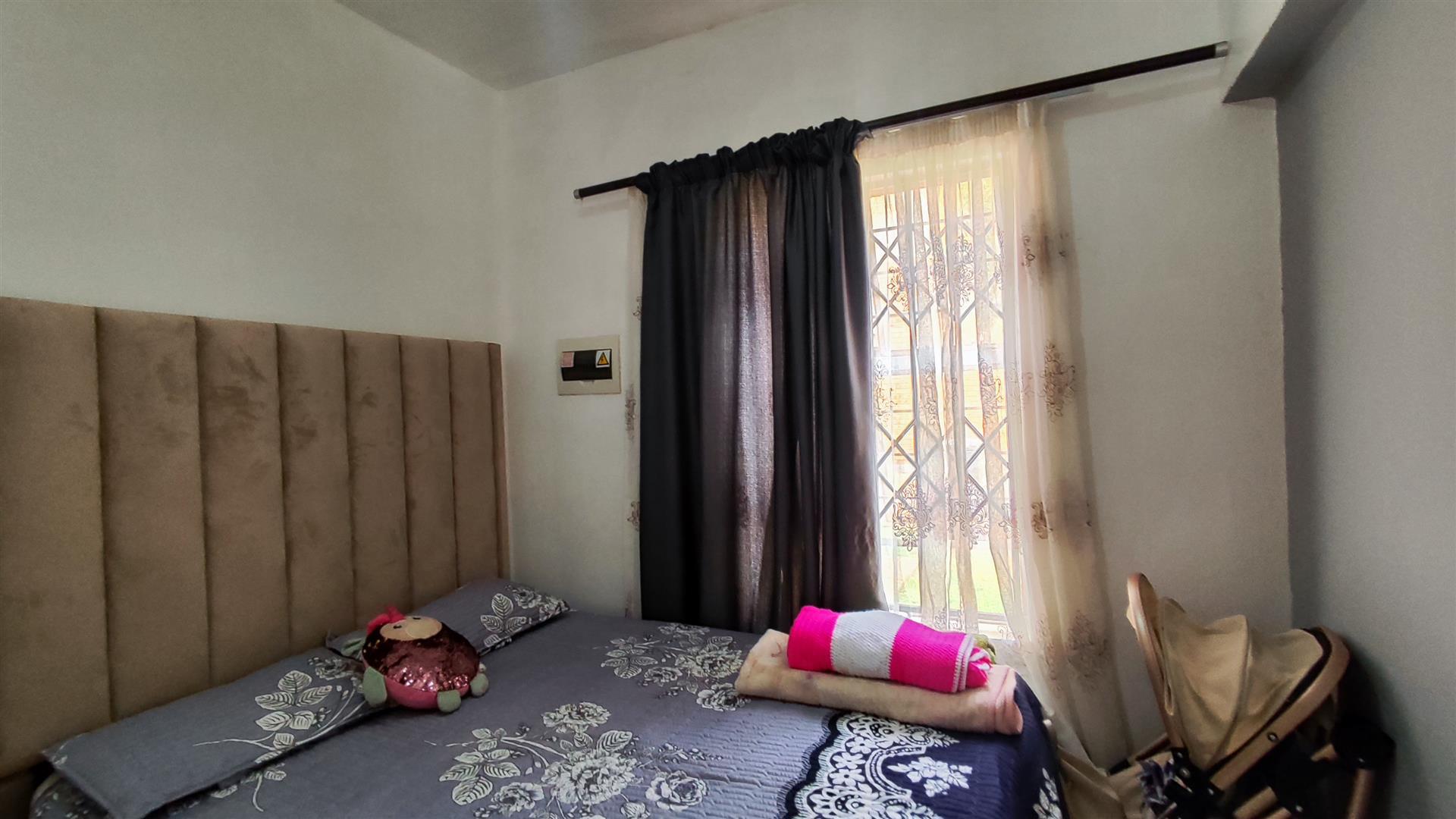 Bed Room 1 - 9 square meters of property in Dawn Park