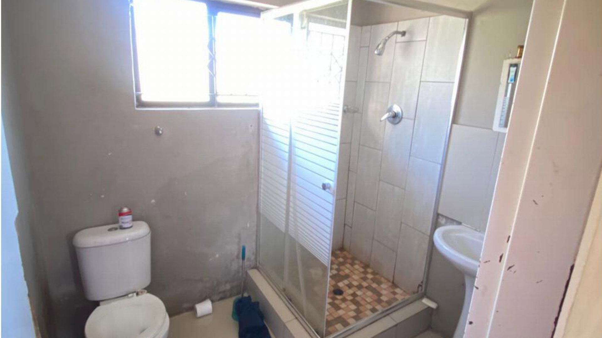 Bathroom 1 of property in Edendale-KZN
