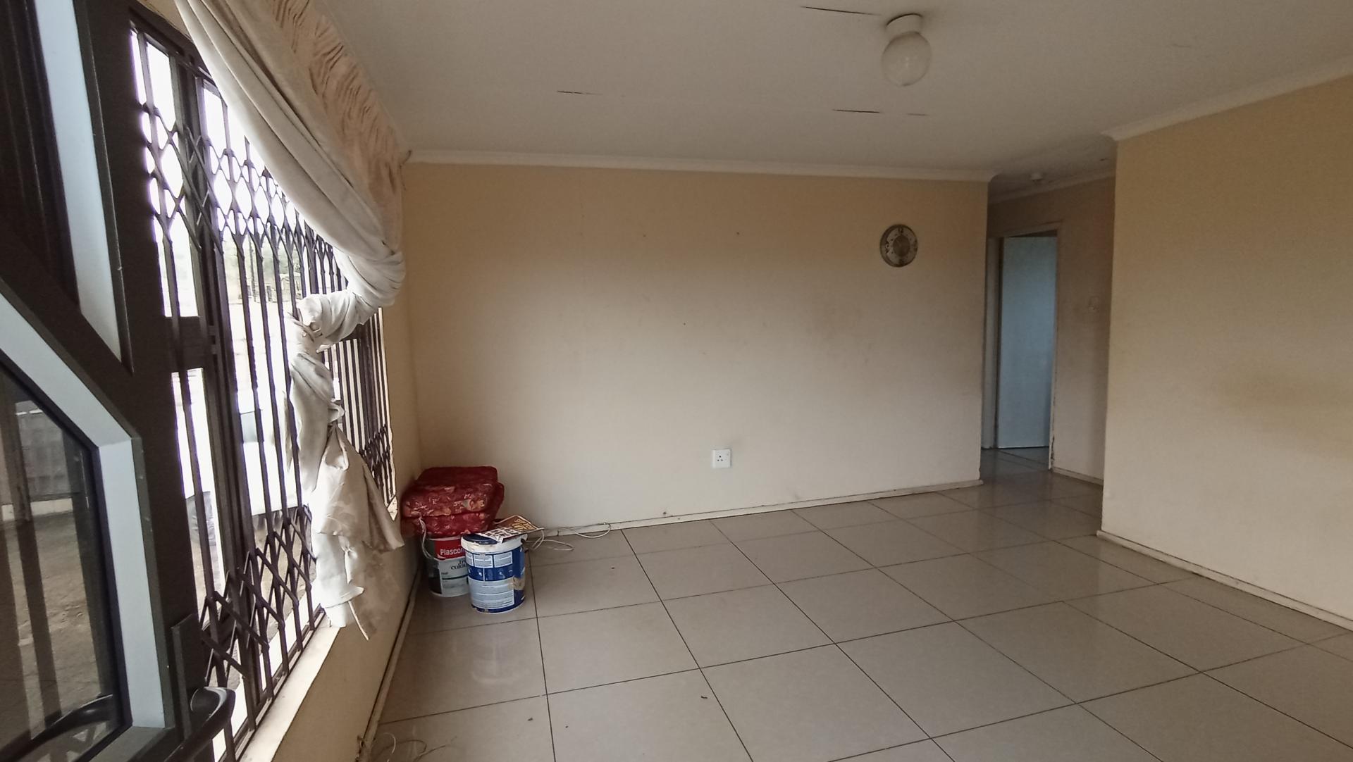 Lounges - 18 square meters of property in Edendale-KZN