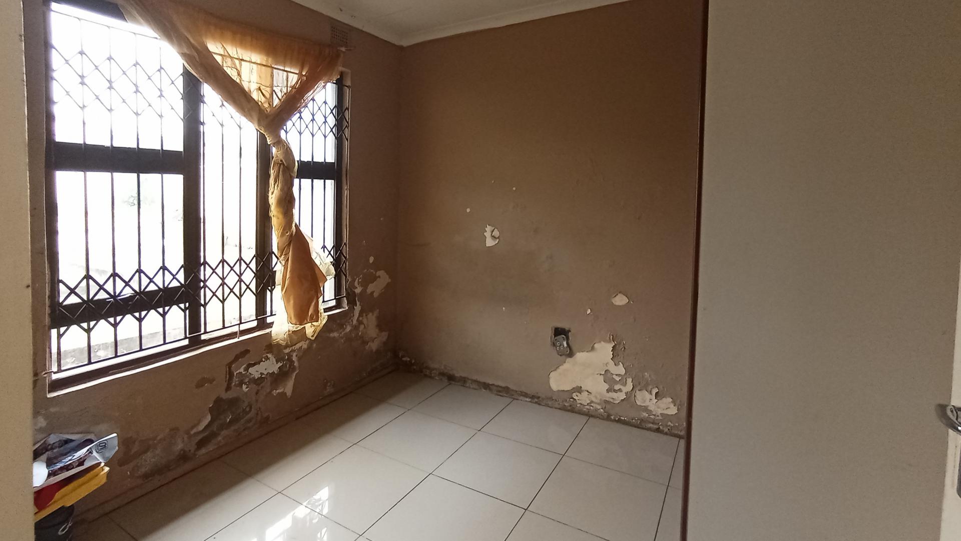Bed Room 2 - 9 square meters of property in Edendale-KZN