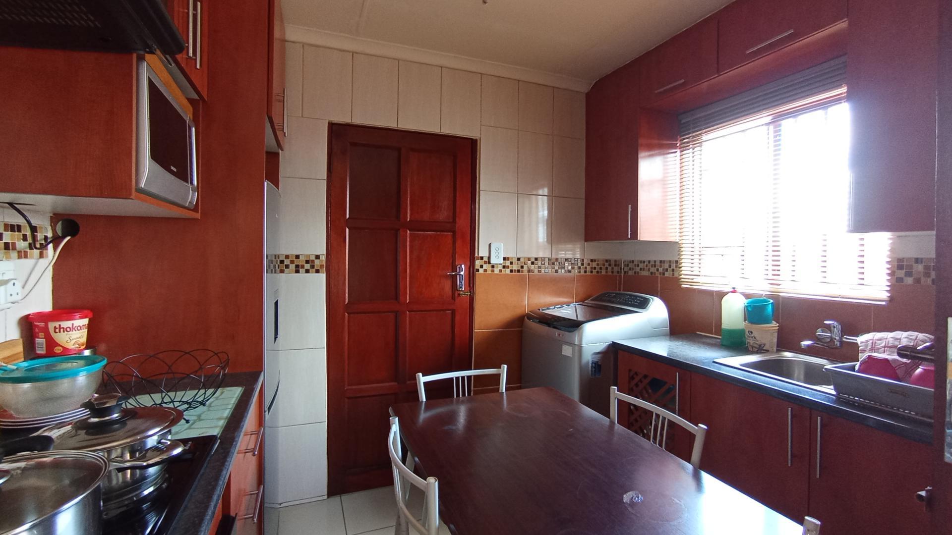 Kitchen - 7 square meters of property in Soshanguve East