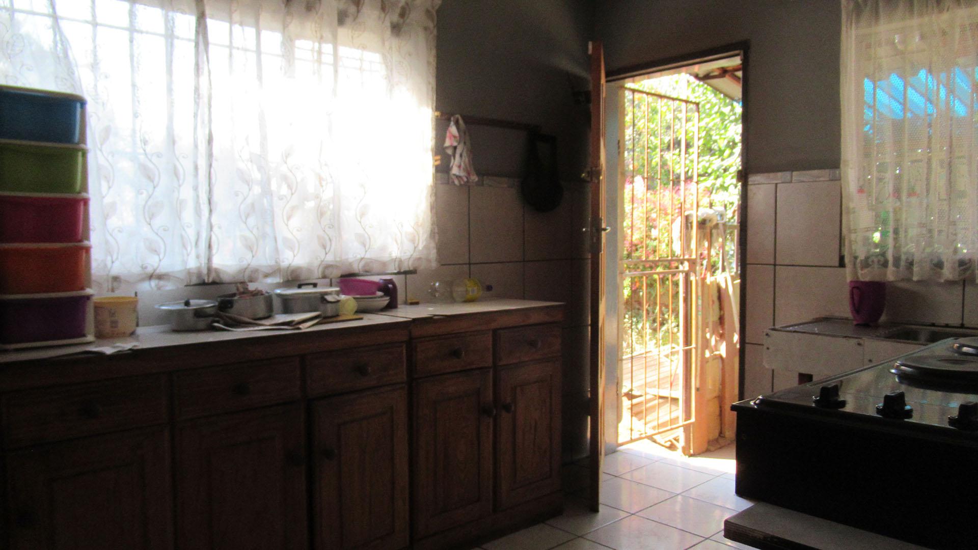 Kitchen - 10 square meters of property in Elsburg
