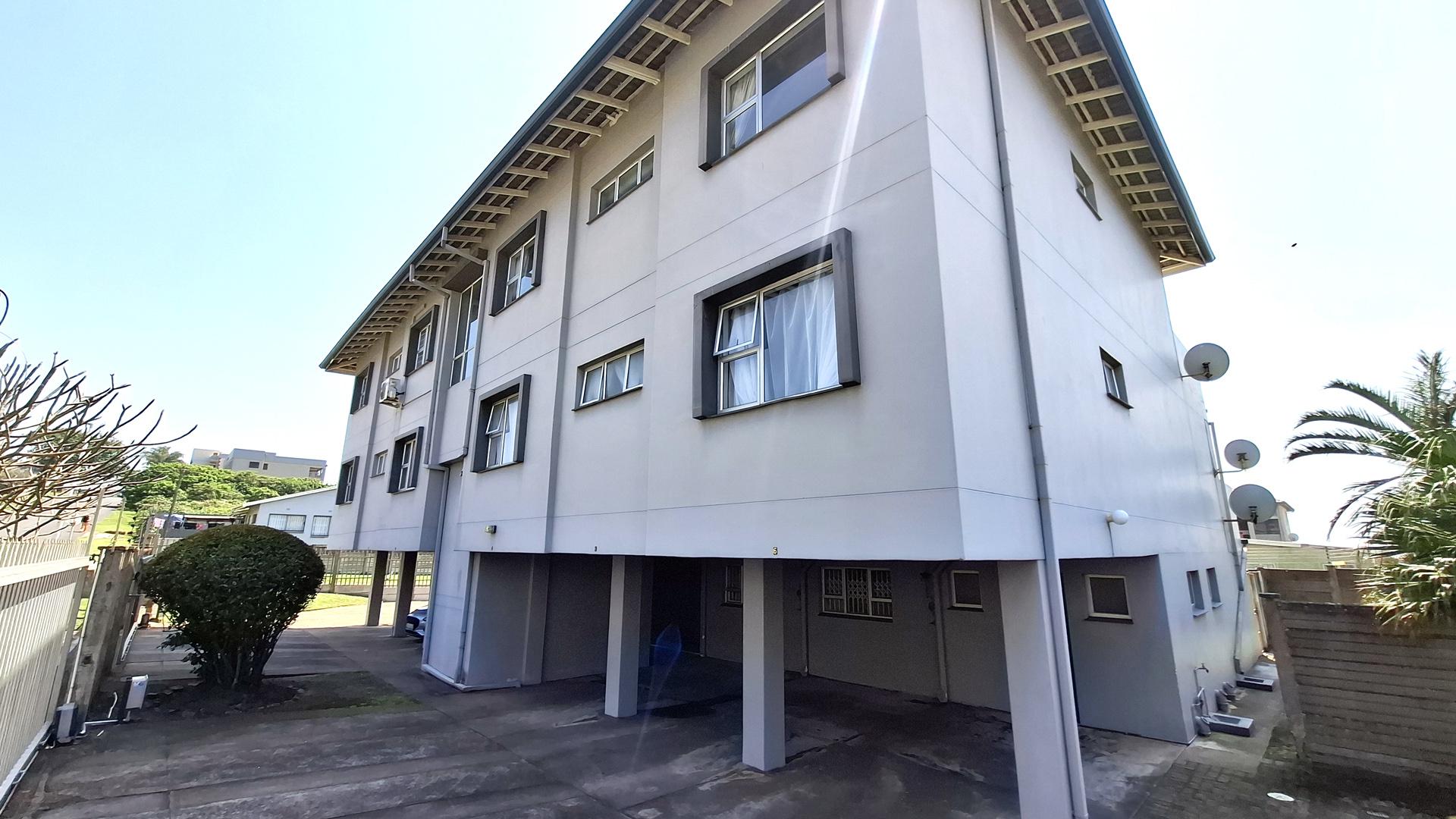 Front View of property in Uvongo