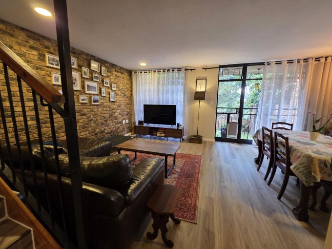 House for Sale For Sale in Val de Grace - MR697960