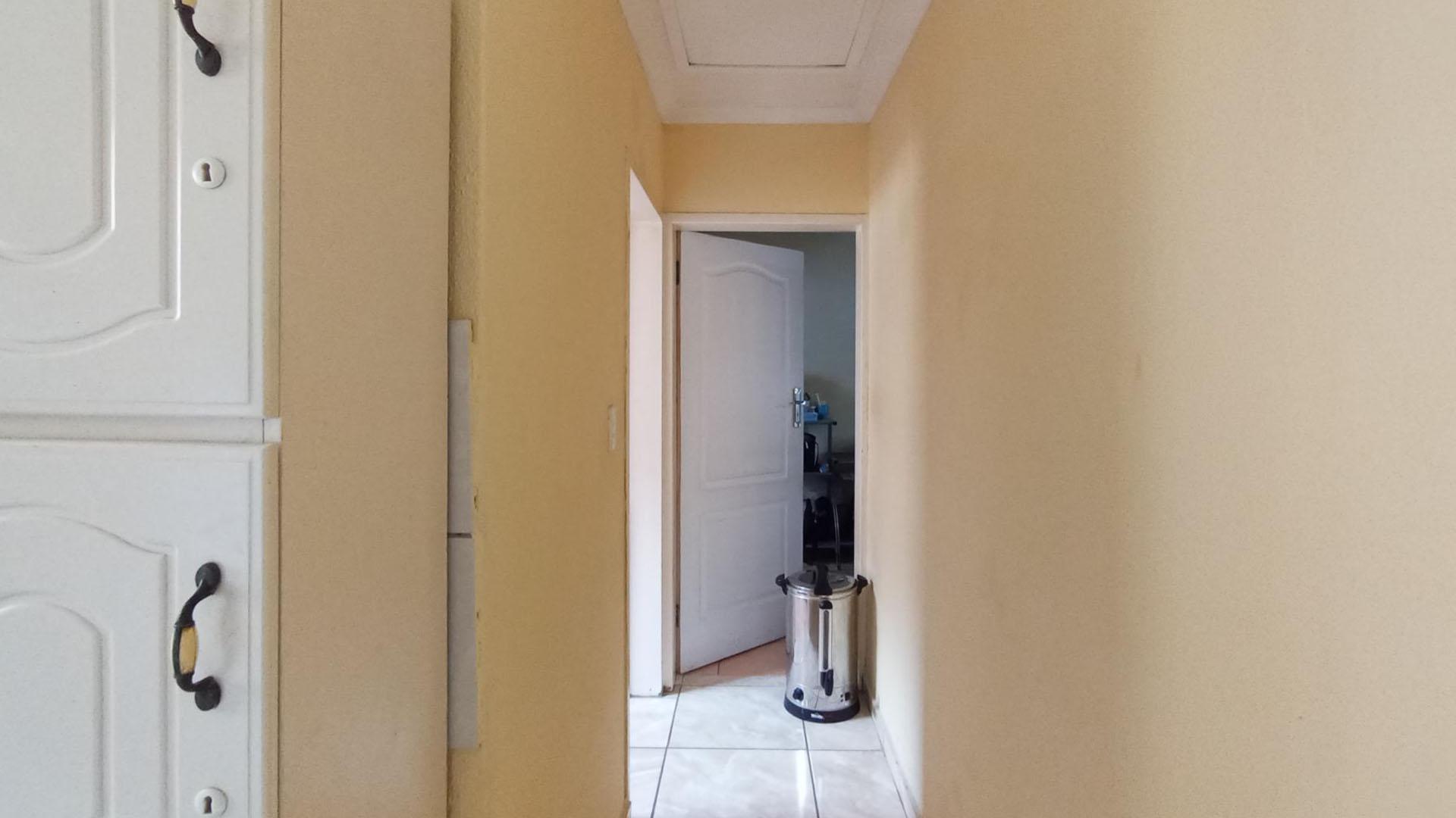 Spaces - 3 square meters of property in Olievenhoutbos