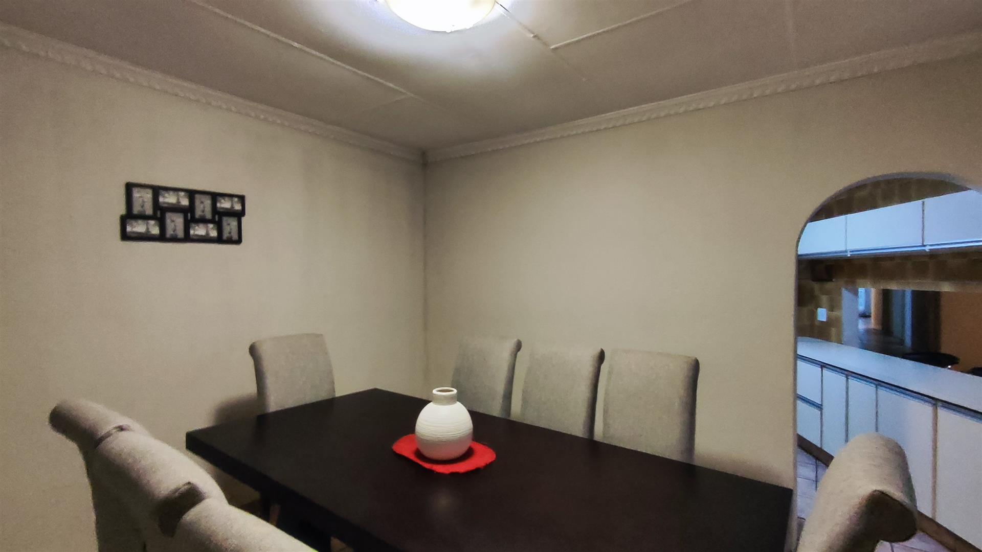 Dining Room - 14 square meters of property in Edleen