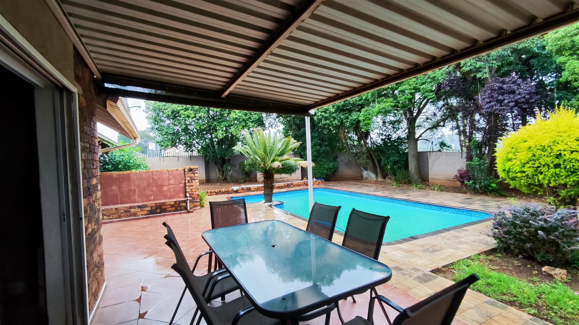 Patio - 28 square meters of property in Edleen