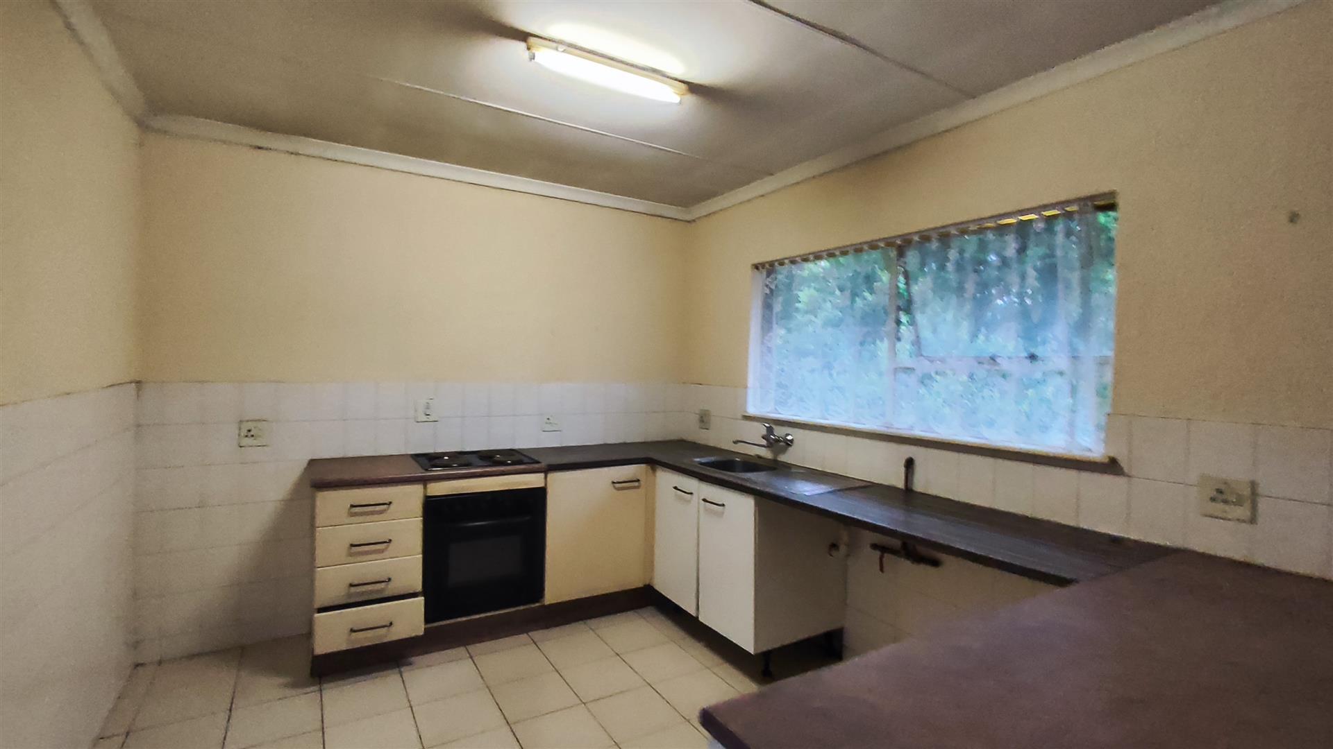 Kitchen - 31 square meters of property in Edleen