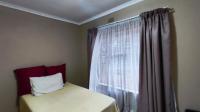 Bed Room 1 - 15 square meters of property in Edleen