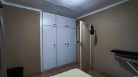 Bed Room 1 - 15 square meters of property in Edleen