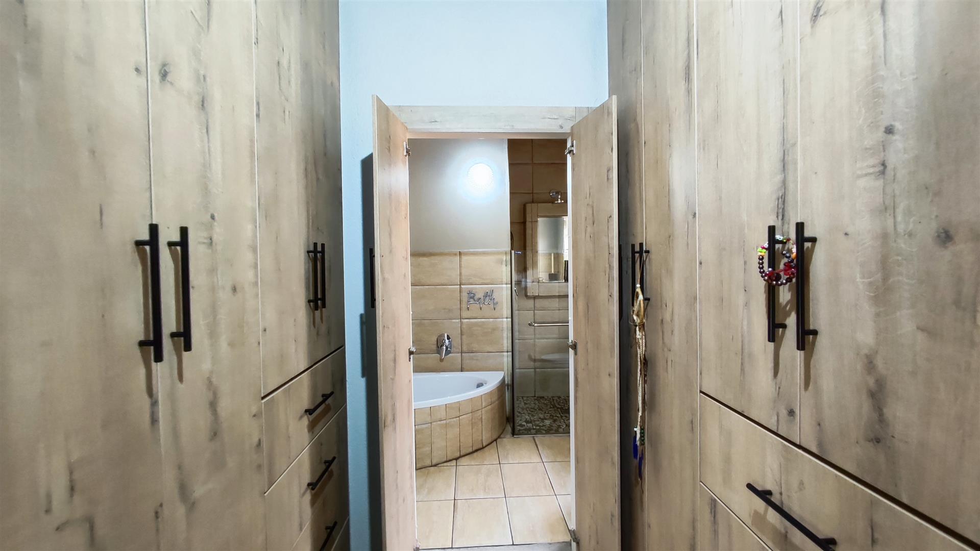 Spaces - 24 square meters of property in Farrarmere