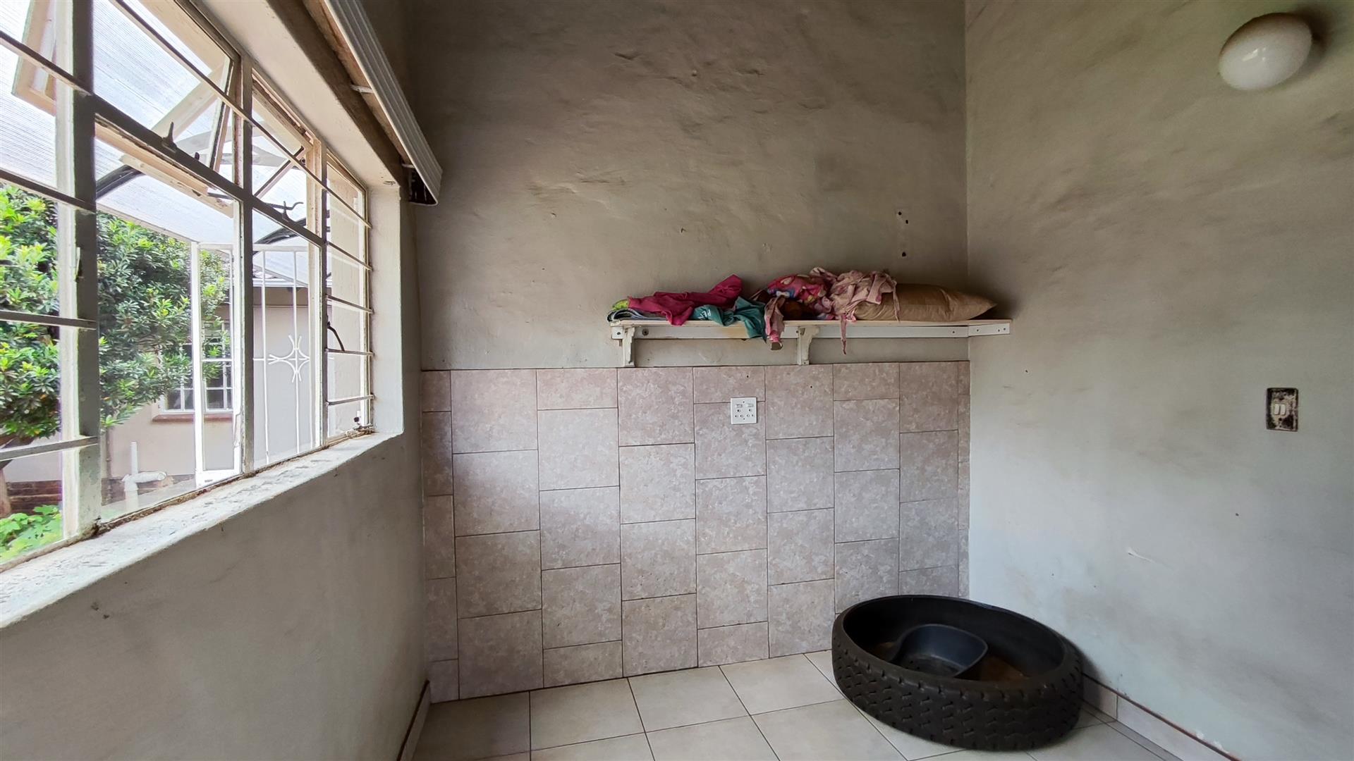 Staff Room - 9 square meters of property in Farrarmere